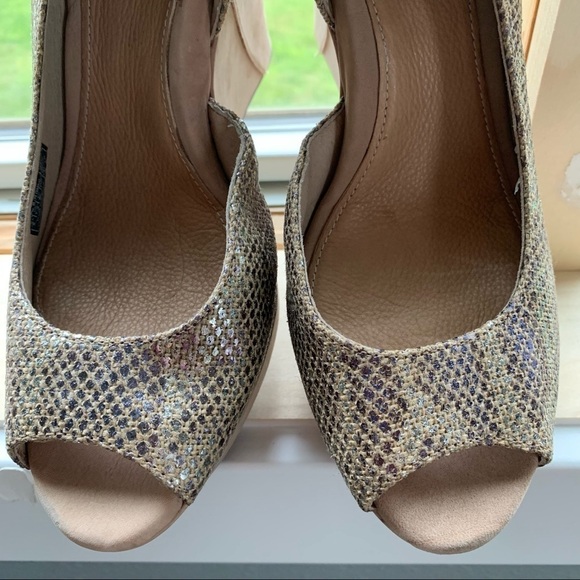 Ugg Toura Reptile Peep Toe Wedges -> Ugg Toura Reptile Peep Toe Wedges - Picture 5 of 7